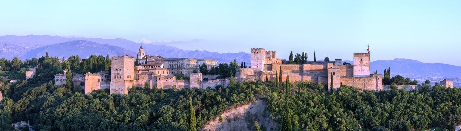 Vue du palais de l'Alhambra de Grenade.