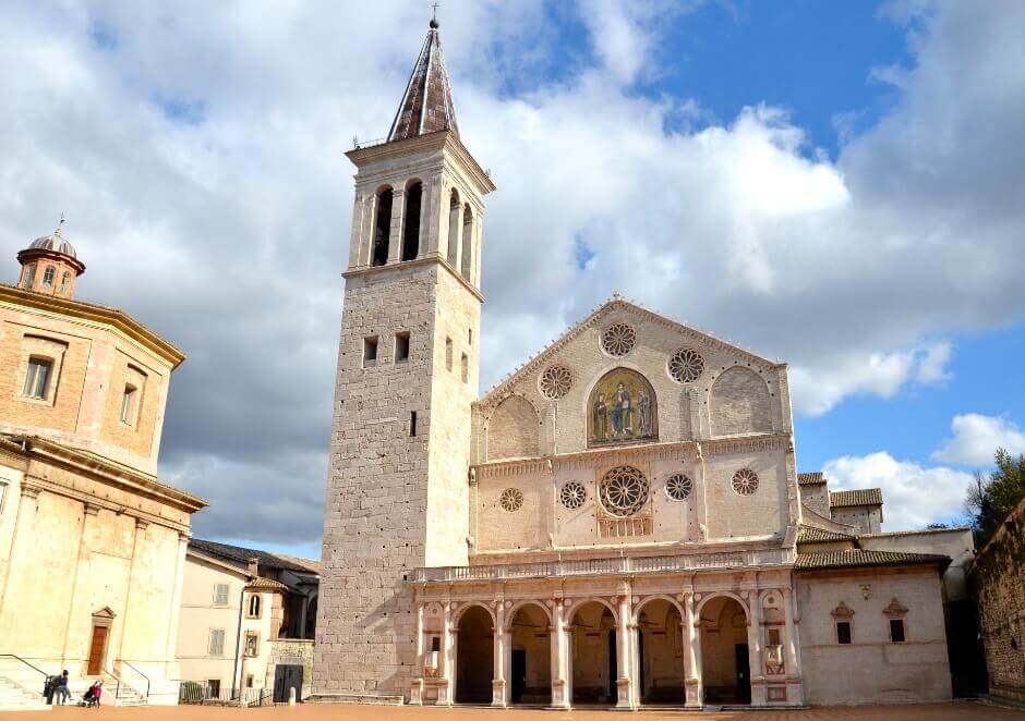 Vue de la cathédrale de Spolète en Ombrie, Italie.