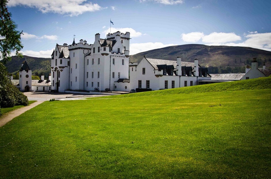 Vue du château de Blair Castle en Ecosse.