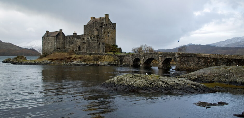 Vue du château d'Eilean Donan en Ecosse.