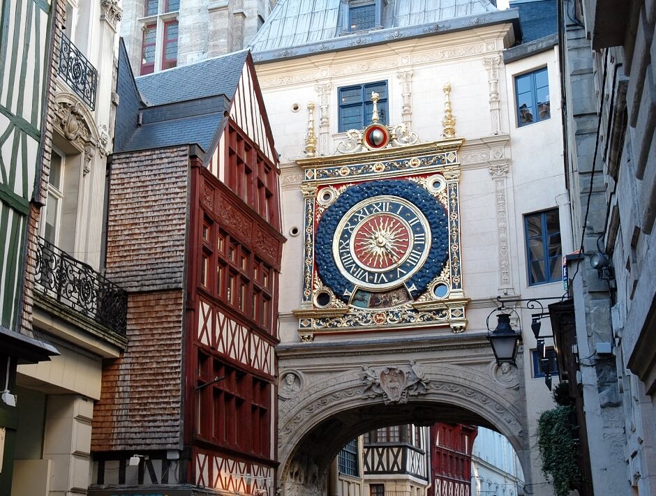 Vue d'une rue à Rouen en Normandie.