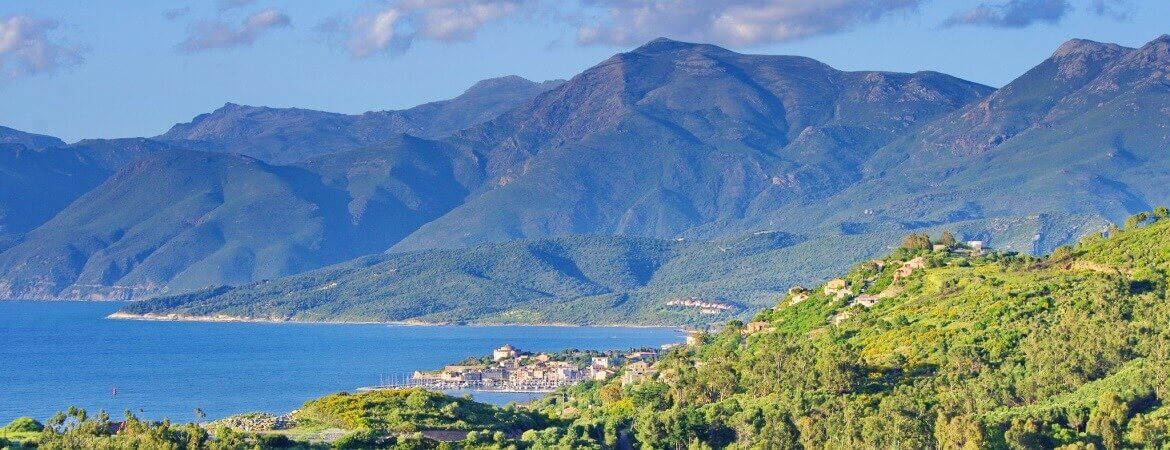 Vue sur Saint-Florent en Corse.