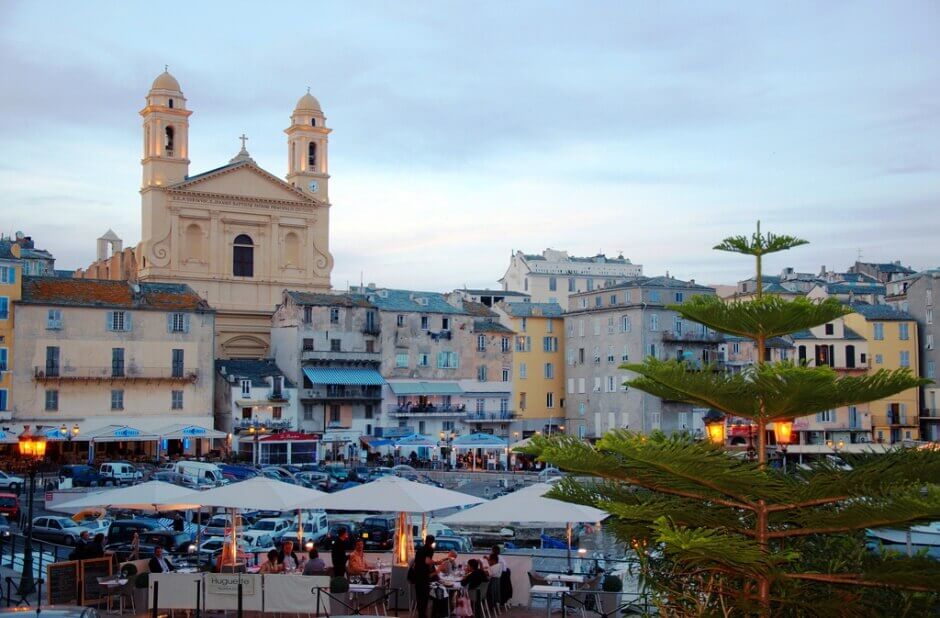 Vue du port de Bastia en Corse.