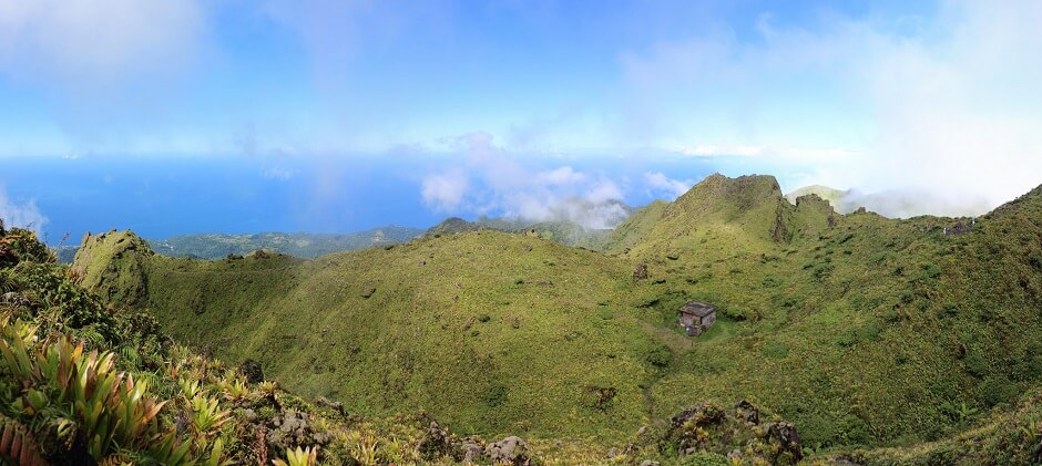 Vue du sommet de la Montagne Pelée en Martinique.