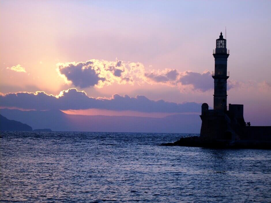 Vue du phare du port de La Canée en Crète.