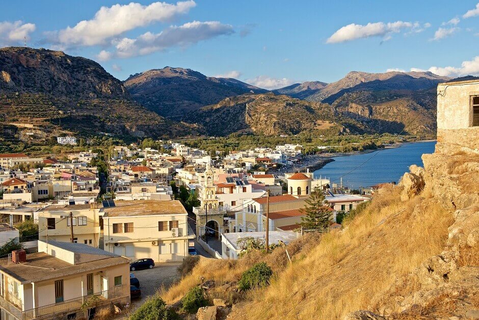 Vue du village de Paléochora en Crète.