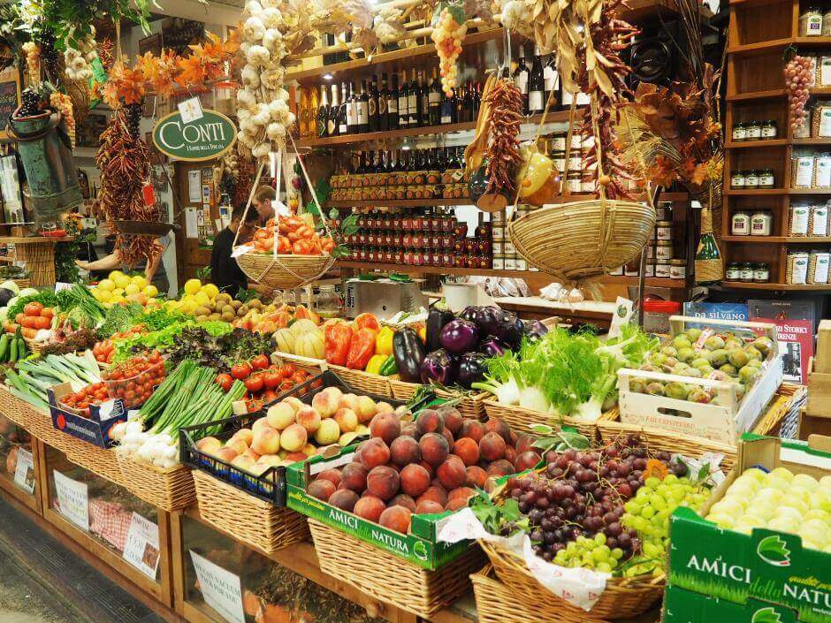 Un étal au marché San Lorenzo à Florence.