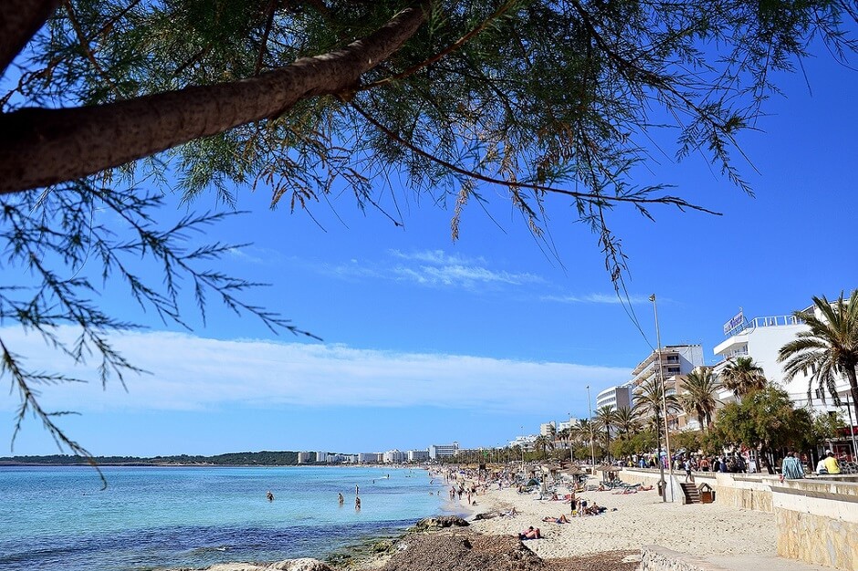 Vue de la plage de Cala Millor à Majorque.