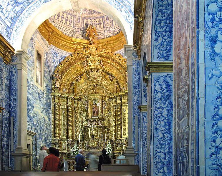 Vue de l'intérieur de l'église de Sao Lourenco dos Matos.