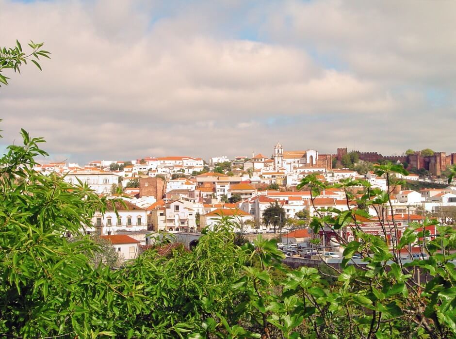 Vue de la ville de Silves en Algarve.