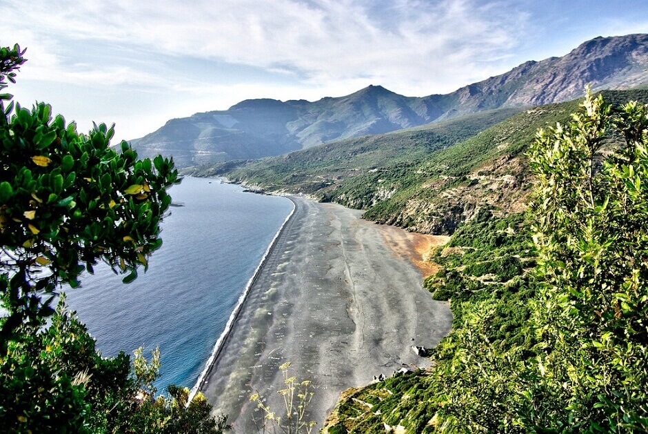 Plage de Nonza en Corse.