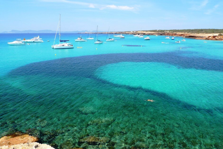 Vue d'une plage de l'île de Formentera, près d'Ibiza.