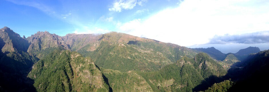 Panorama sur les montagnes de Madère.