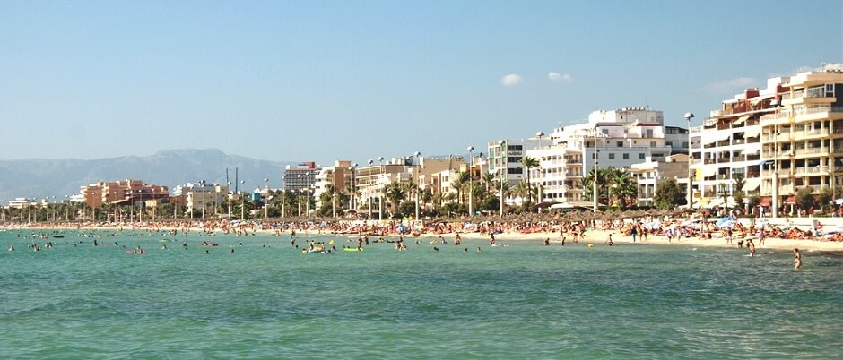 Vue de la plage d'El Arenal à Majorque.