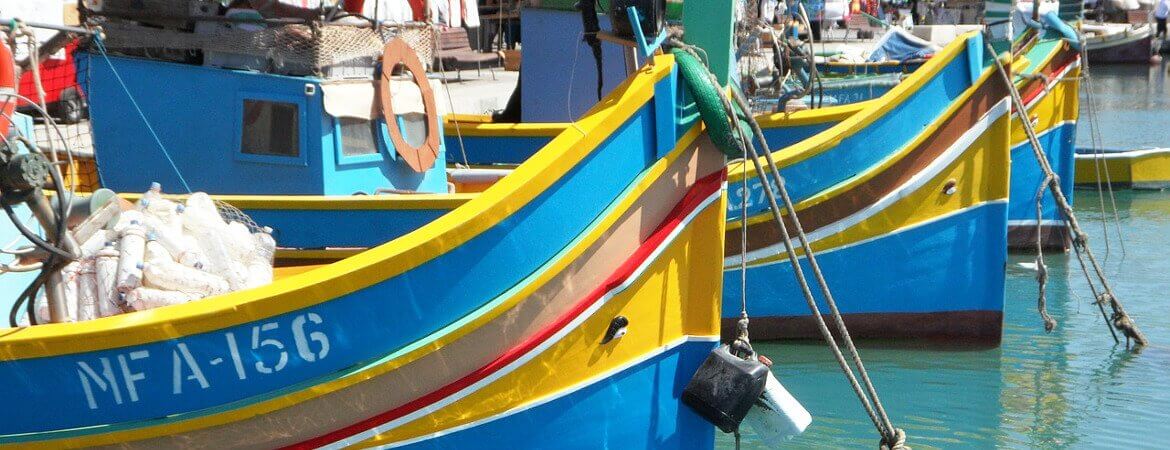 Bateaux de pêche colorés à Malte.