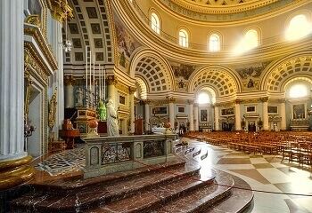 Intérieur de l'église de Mosta.