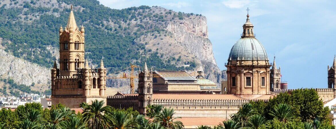 Vue de la cathédrale de la ville de Palerme.