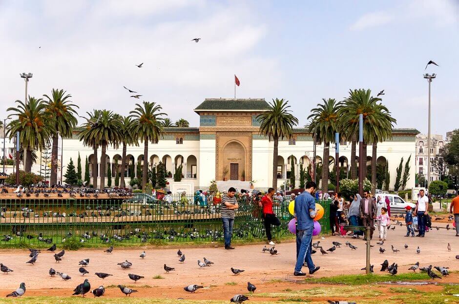 Vue d'une place à Casablanca.