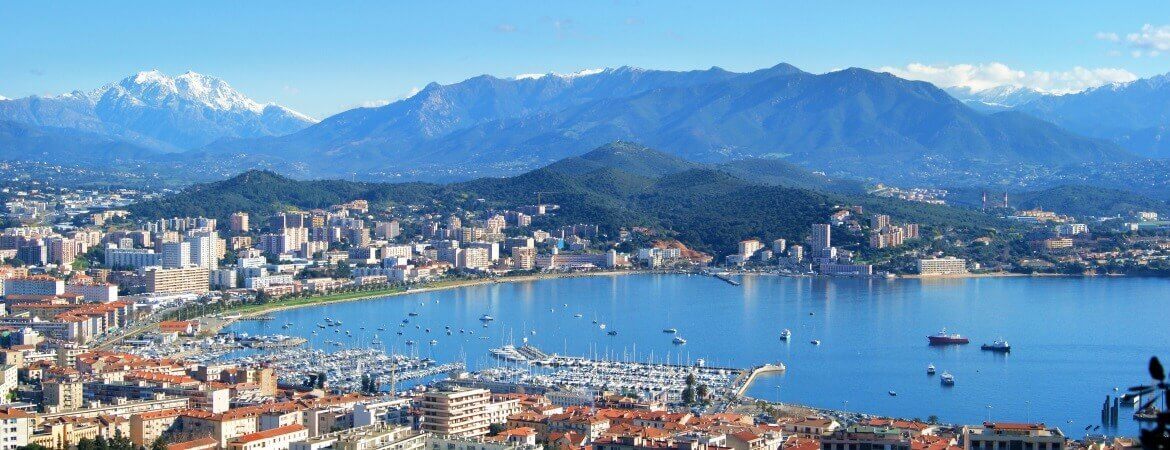 Vue sur Ajaccio en Corse.