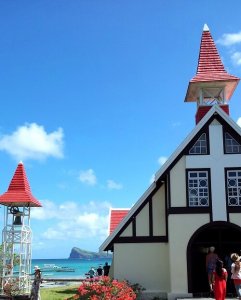 Église devant la mer à l'île Maurice.