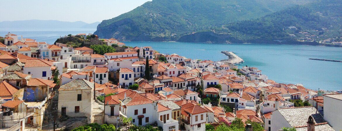 Vue de l'île de Skopelos en Grèce.