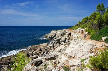 Chemin de randonnée à Minorque.