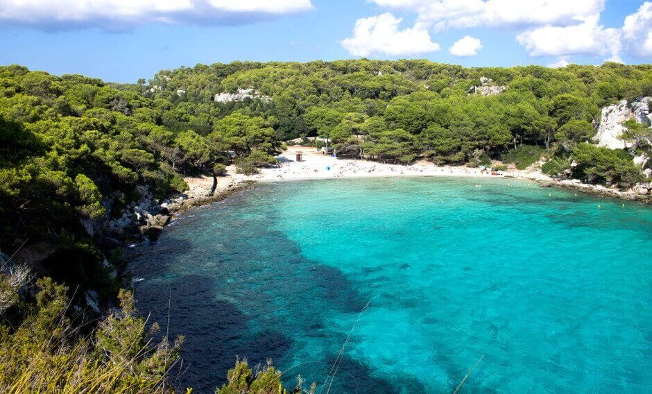 Plage de Cala Macarella à Minorque.