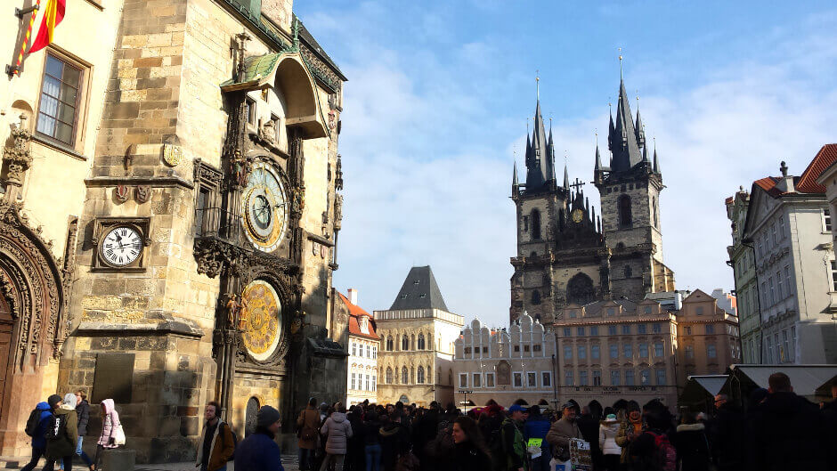 Vue de la place de la Vieille-Ville à Prague.