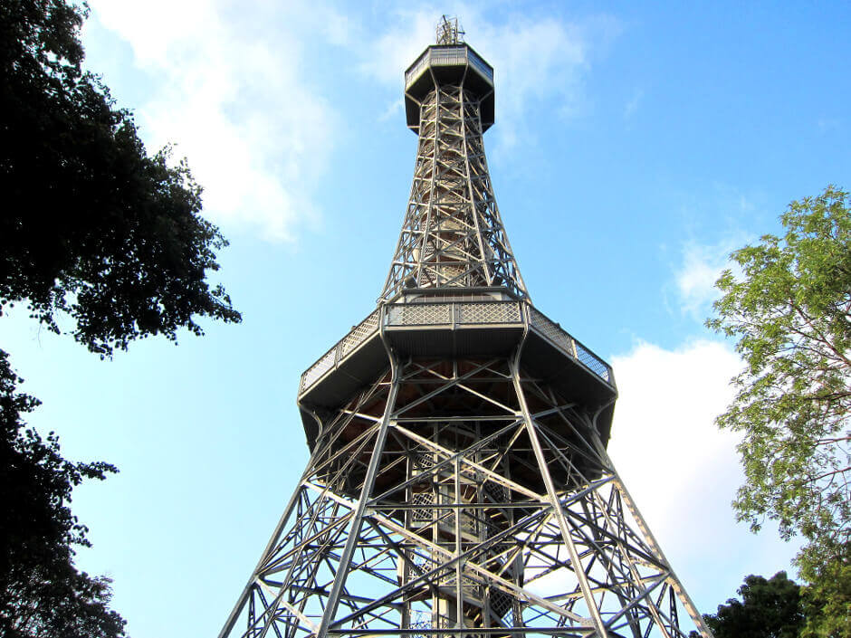 La tour de Petřín à Prague.