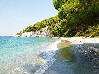 Une plage de l'île de Skopelos.