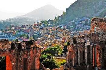 Vue de Taormina en Sicile.