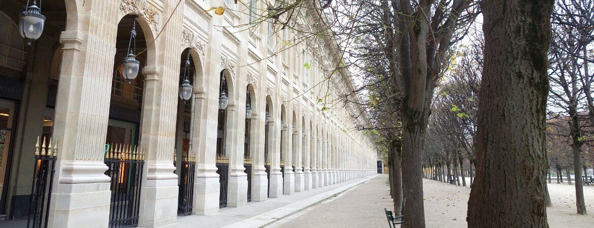 Galerie et jardin du Palais-Royal à Paris.