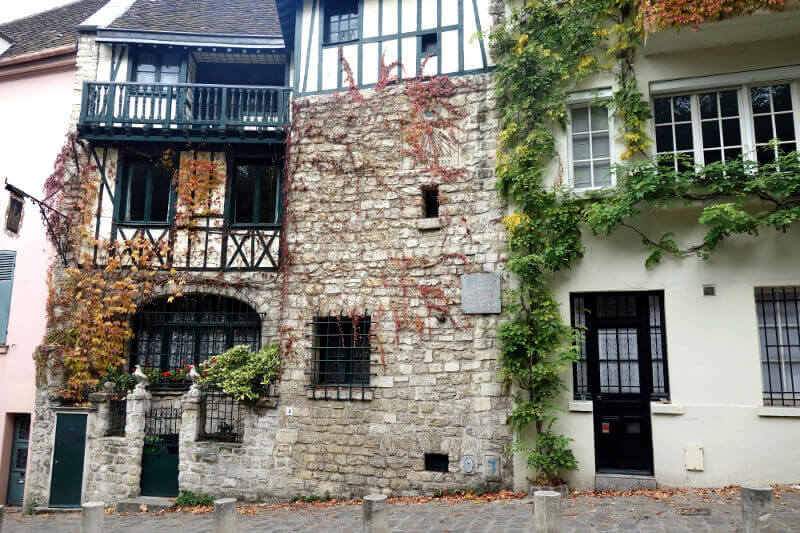 Maison à colombages à Montmartre, à Paris.