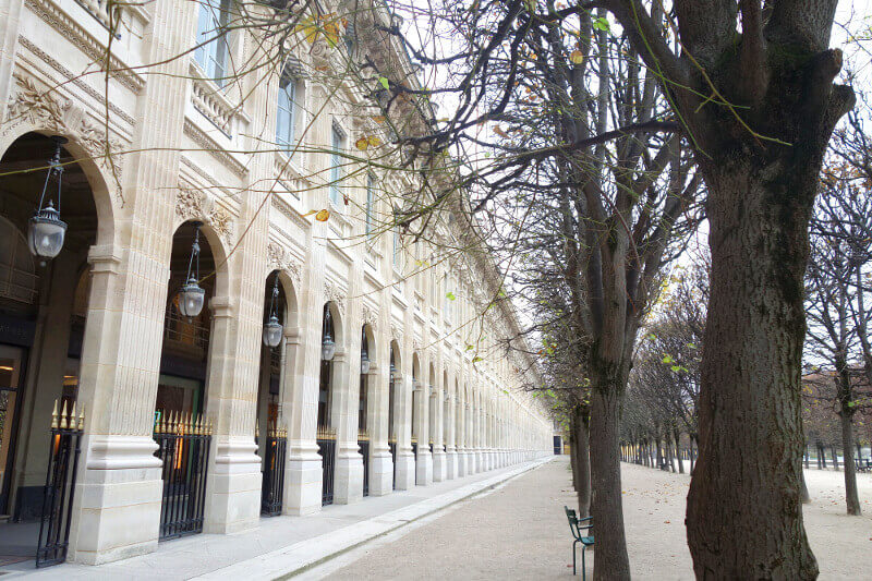 Galerie des jardins du Palais-Royal à Paris.