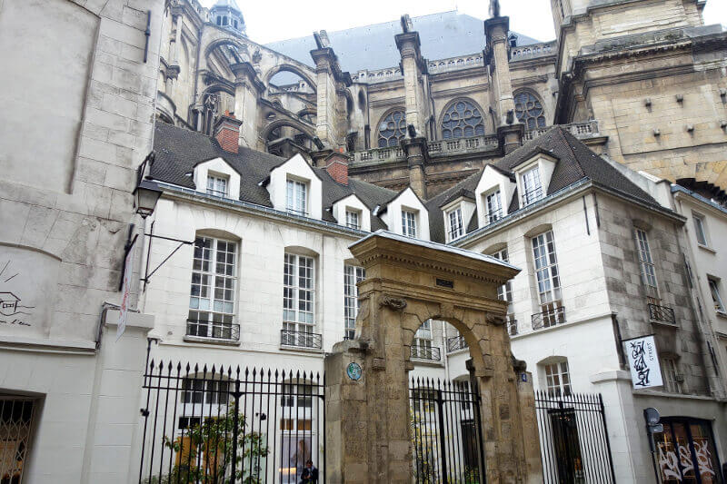 L'église Saint-Eustache à Paris.