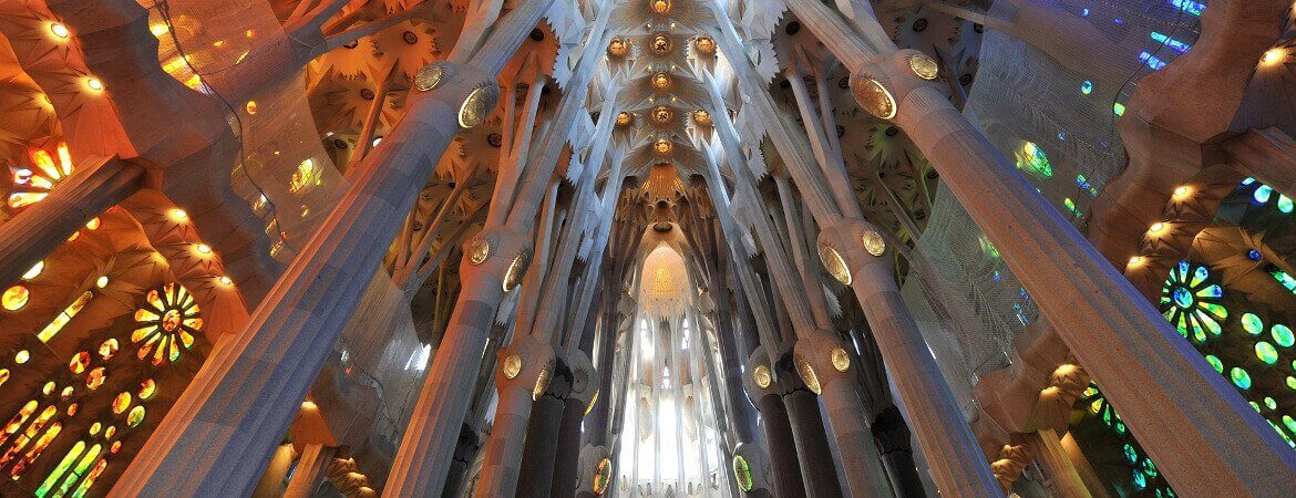 Intérieur de la Sagrada Familia à Barcelone.