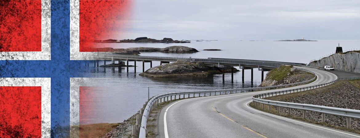 pont, route et drapeau en Norvège.