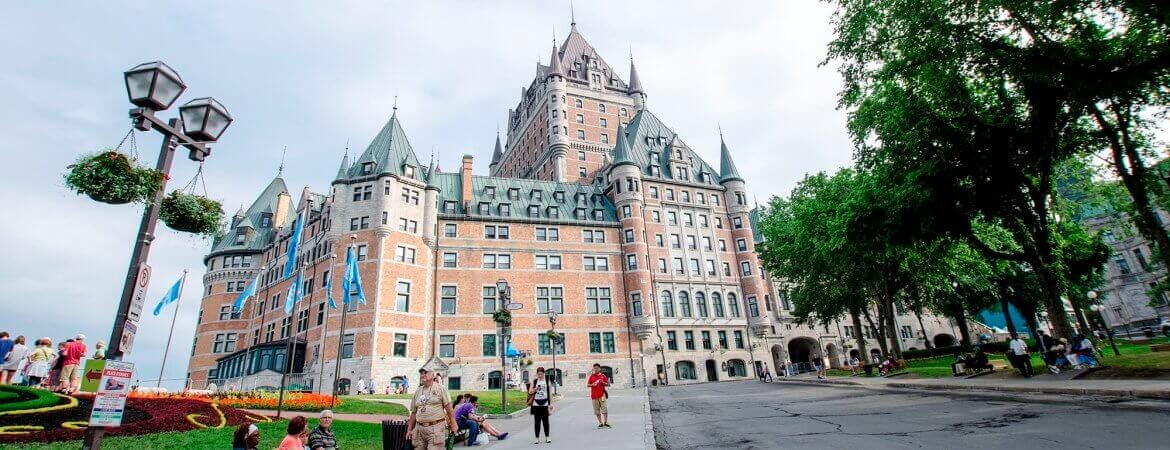 Château rouge au Canada.