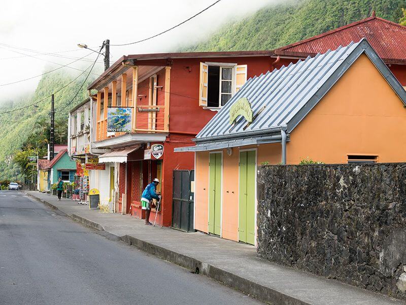 Village coloré à La Réunion.