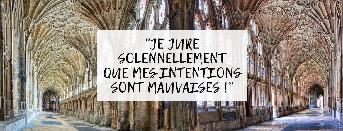 Cloître d'une cathédrale anglaise.