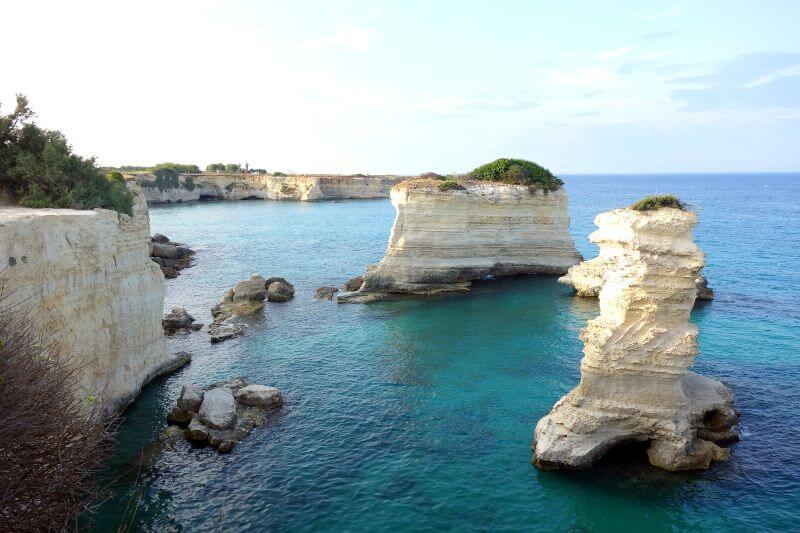 Falaises et récifs en Italie.