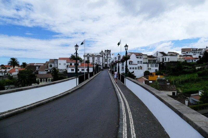 Un village aux Açores.