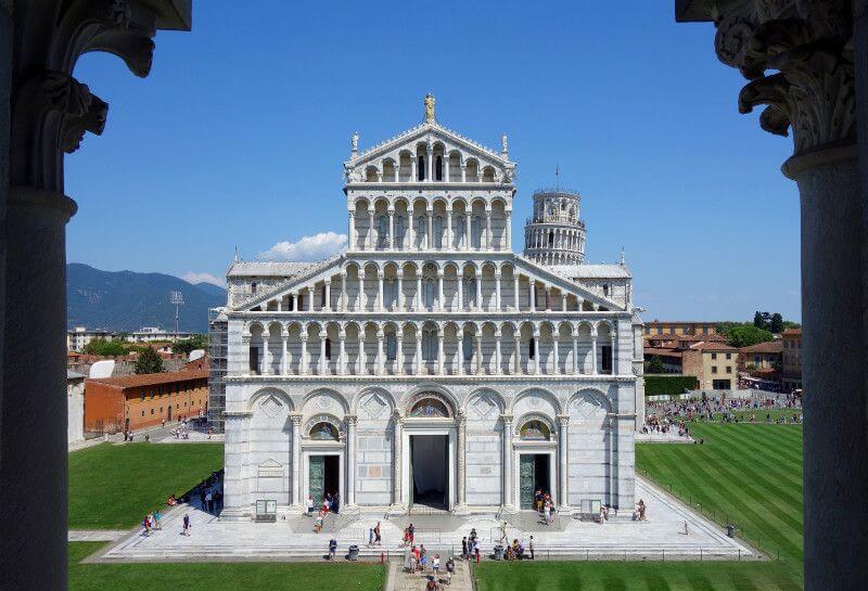 Façade de la cathédrale de Pise.