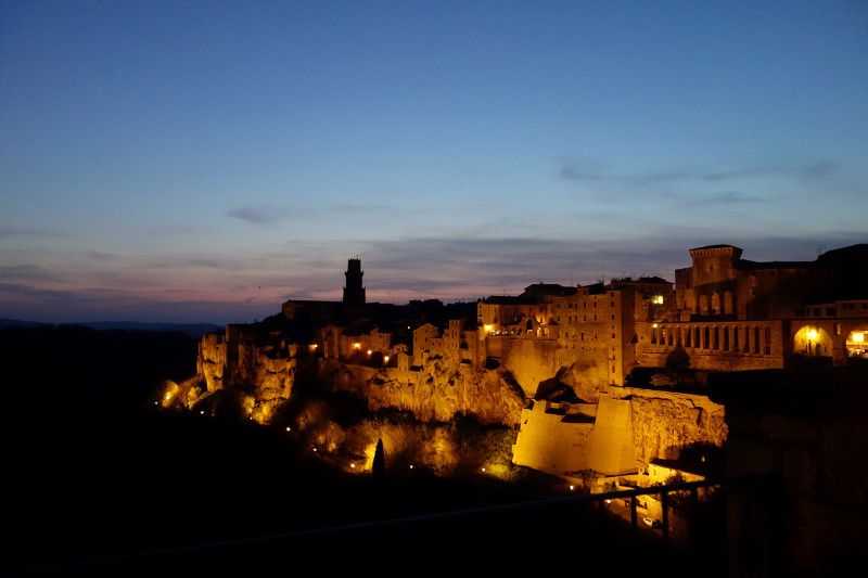 Le village de Pitigliano en Toscane.