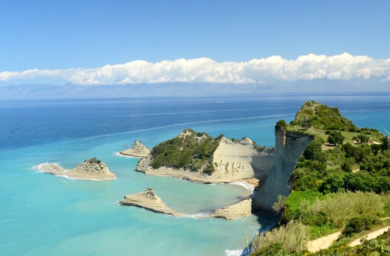 Falaises blanches à Corfou.