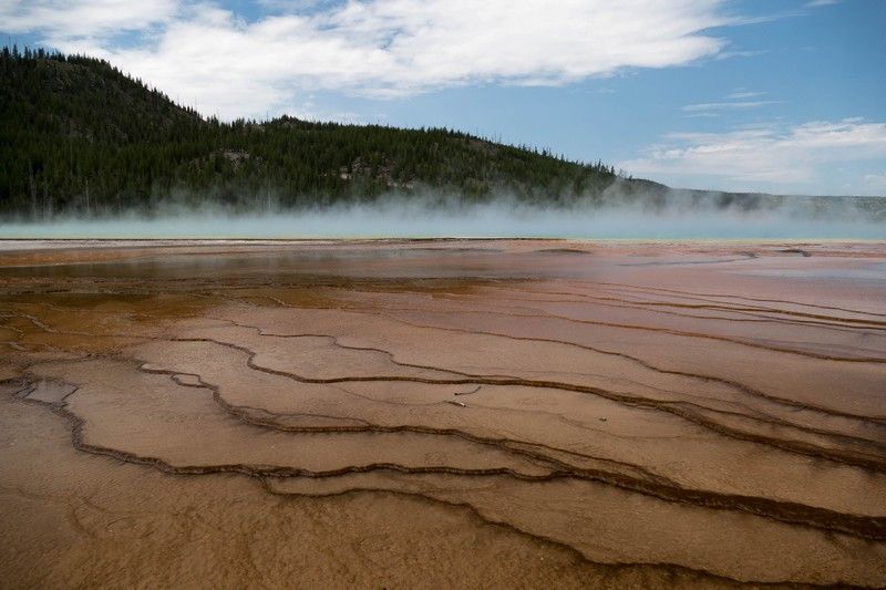 Lac volcanique dans le parc national de Yellowstone.