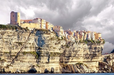 Vue de Bonifacion en Corse du Sud.