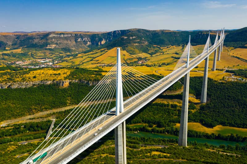 Vue aérienne du viaduc de Millau.